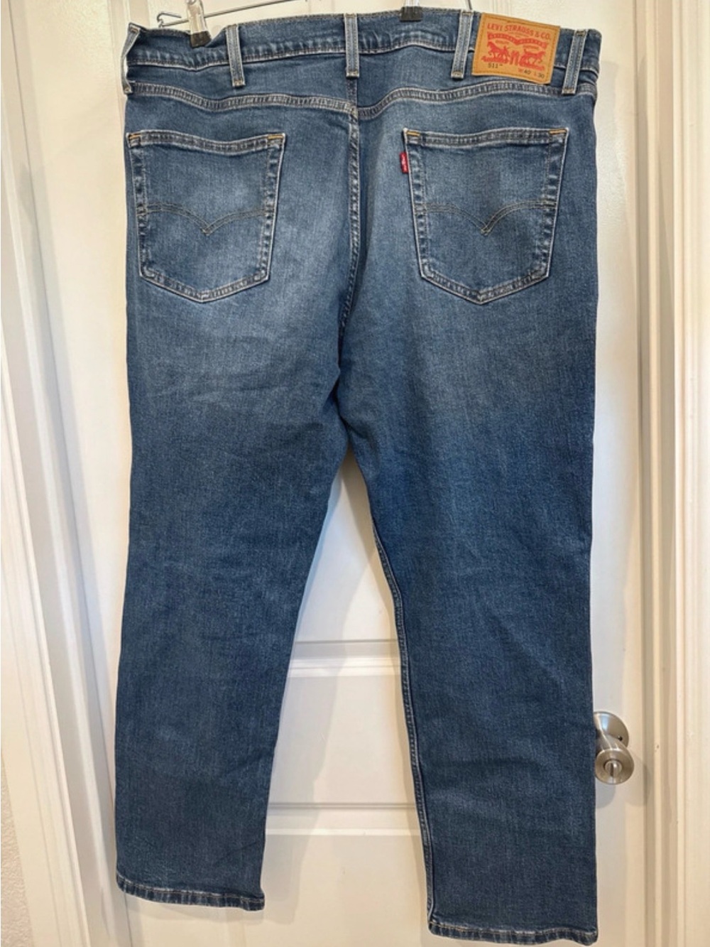 Levi's Men's Medium Blue Relaxed Straight Jeans